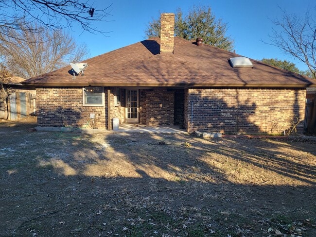 Building Photo - Charming 3bd 2 bth