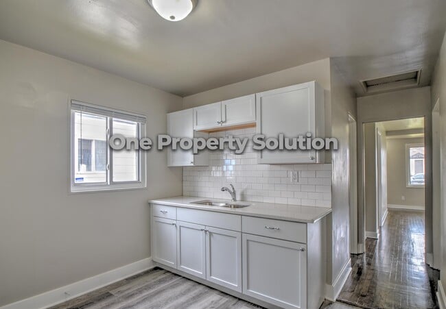 Building Photo - 2034 Pennsylvania St