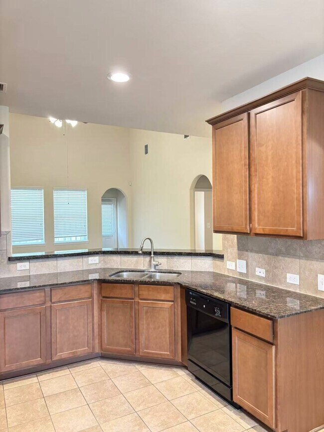 Building Photo - 14246 Dos Palos Dr
