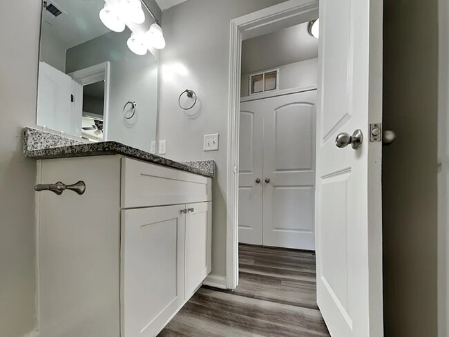 Building Photo - 108 Sampson Ct