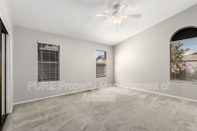 Building Photo - 9438 E Plana Ave