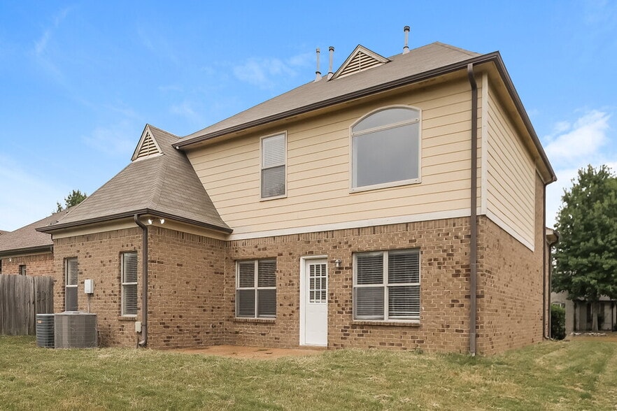 Building Photo - 5061 Thornebrook Cove