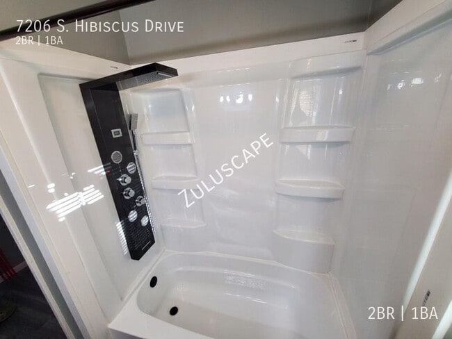 Building Photo - 7206 S Hibiscus Dr