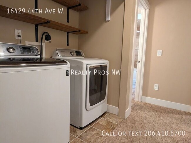 Building Photo - 16429 44th Ave W