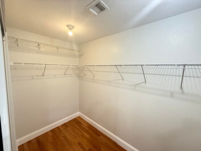Building Photo - 4891 SW 34th Terrace