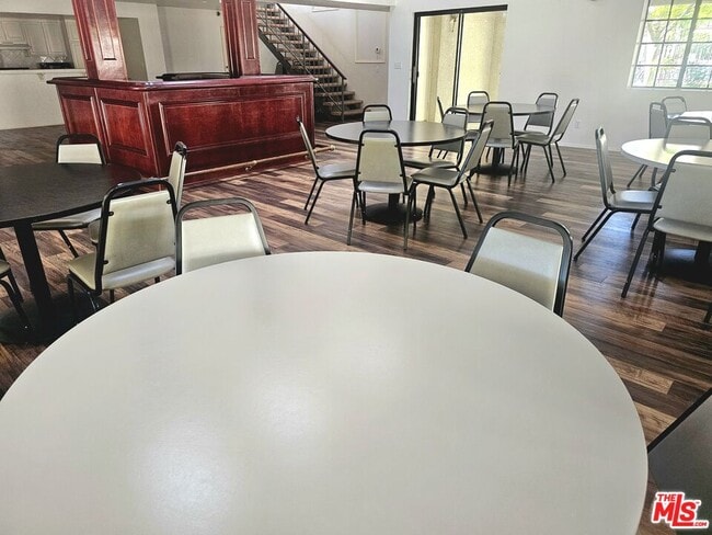 Building Photo - 10201 Mason Ave