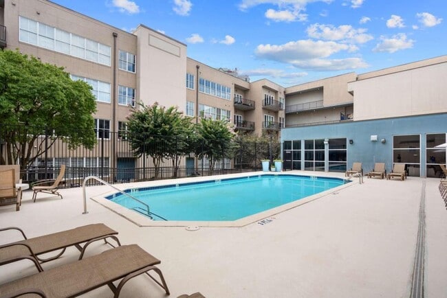 Building Photo - 384 Ralph McGill Blvd NE