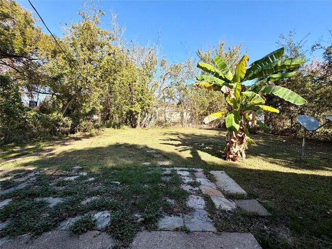 Building Photo - 4727 Eppes St