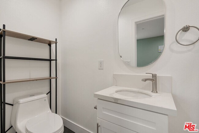 Building Photo - 1341 Mariposa Ave