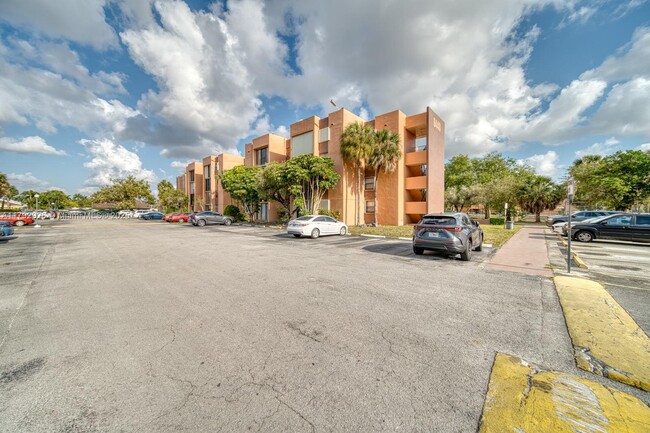 Building Photo - 9440 W Flagler St