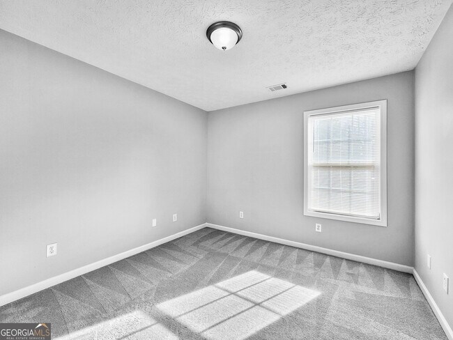 Building Photo - 25 Haywood Ct