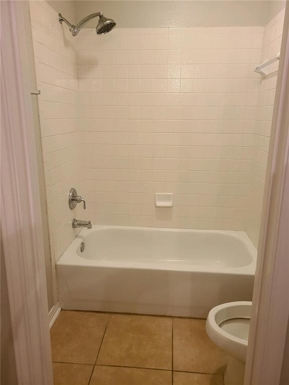 Building Photo - 2214 Zoa Dr