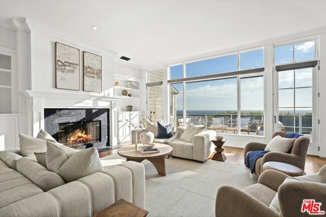 Building Photo - 7335 Birdview Ave