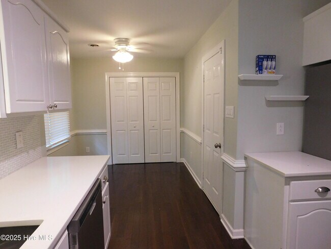 Building Photo - 278 Gatewood Dr
