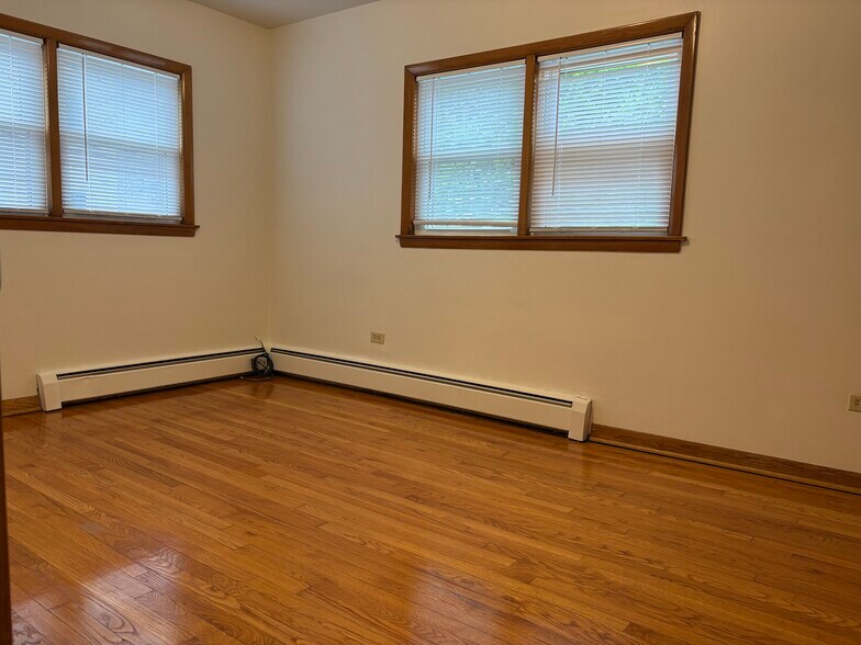 Building Photo - 2611 W Logan Blvd