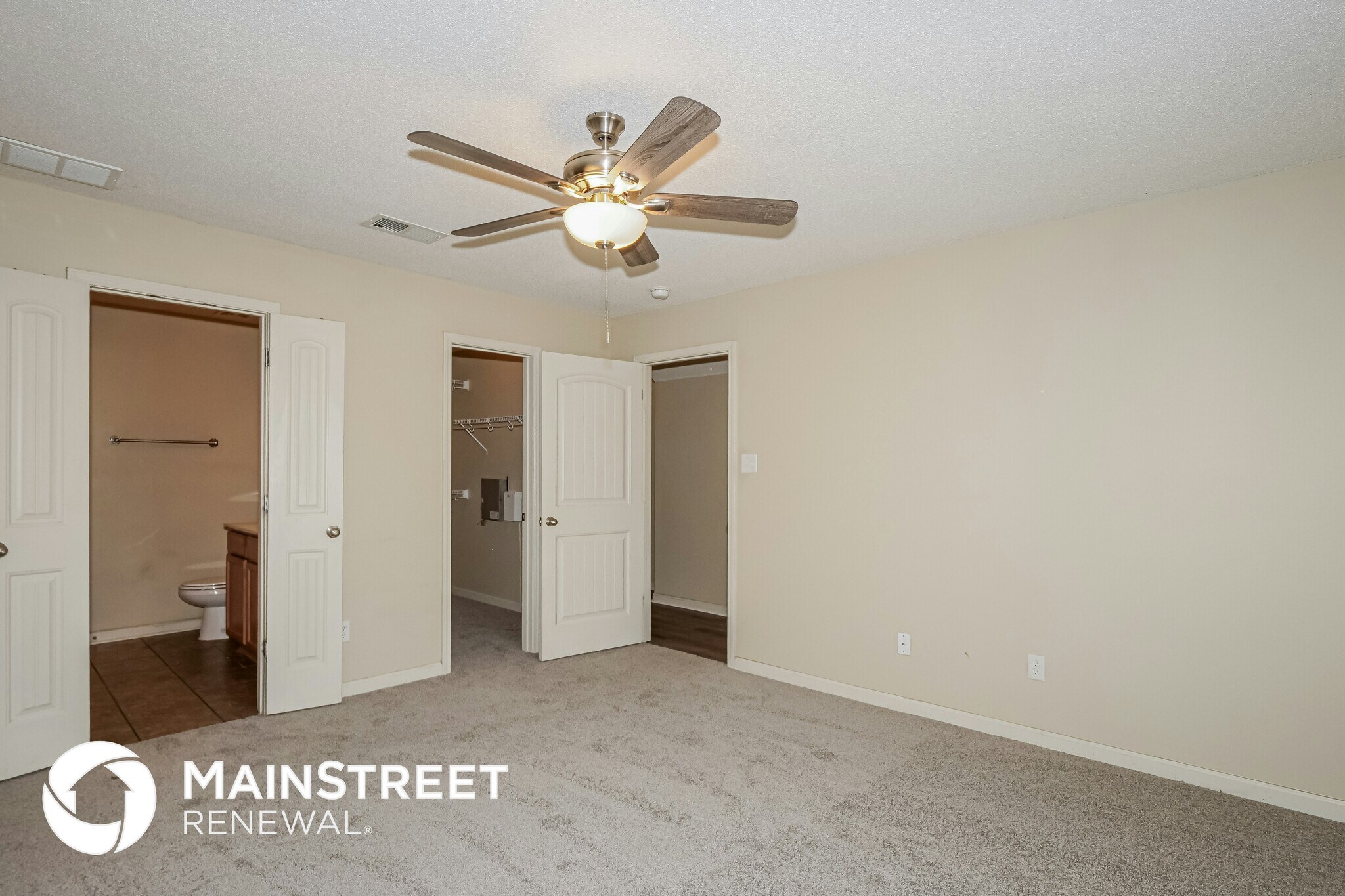 Building Photo - 7399 Brentlawn Dr