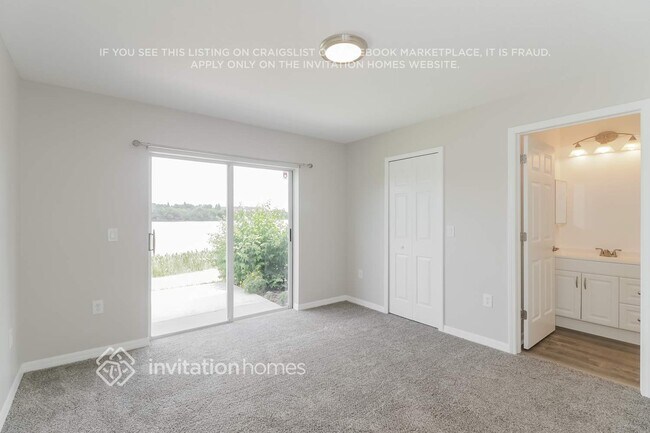 Building Photo - 2421 Lexington Oak Dr