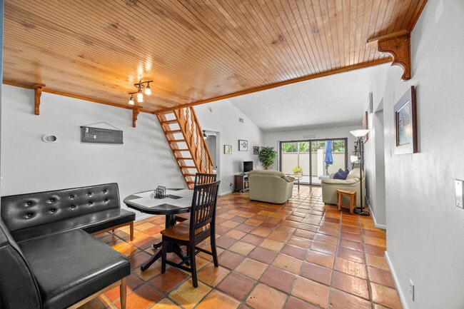 Building Photo - 257 Pleasant Wood Dr