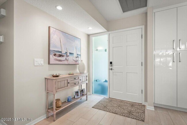 Building Photo - 10 Little Bay Harbor Dr