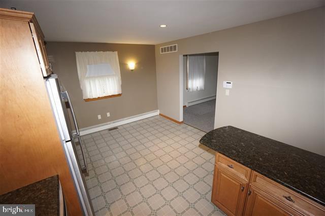 Building Photo - 135 Knoll Dr