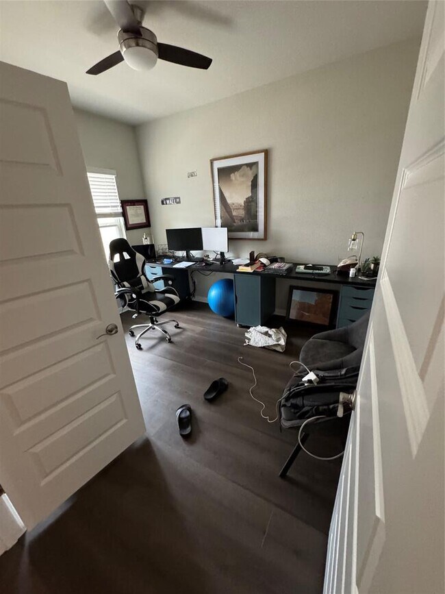 Building Photo - 429 El Capitan Lp