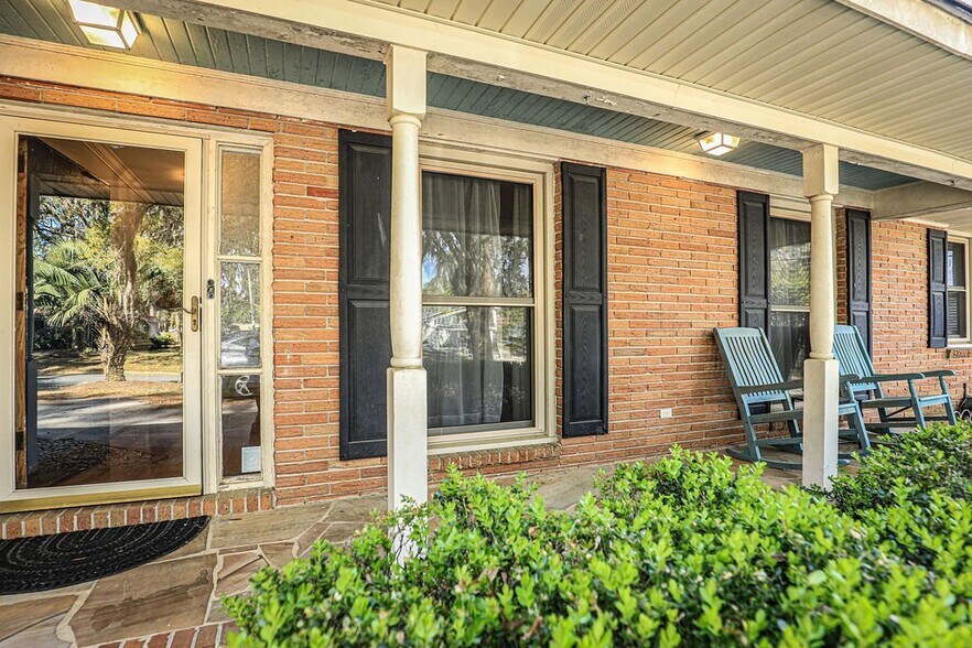 Building Photo - 5415 Speir St