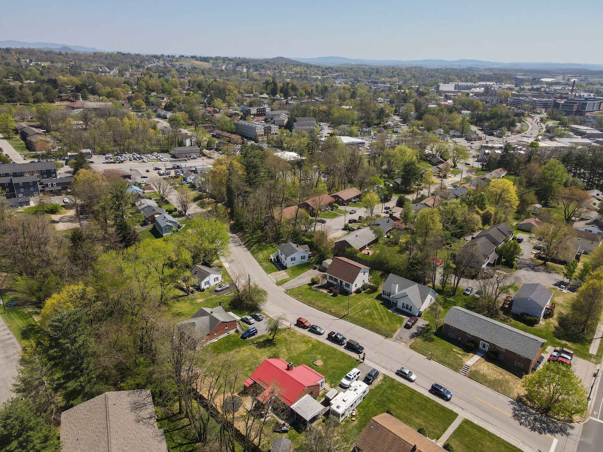 Building Photo - 206 Broce Dr