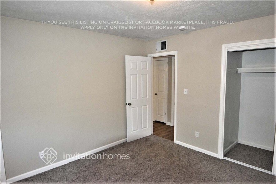Building Photo - 8520 N 33rd Dr