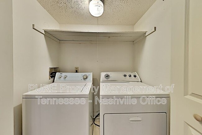 Building Photo - 473 Claircrest Dr