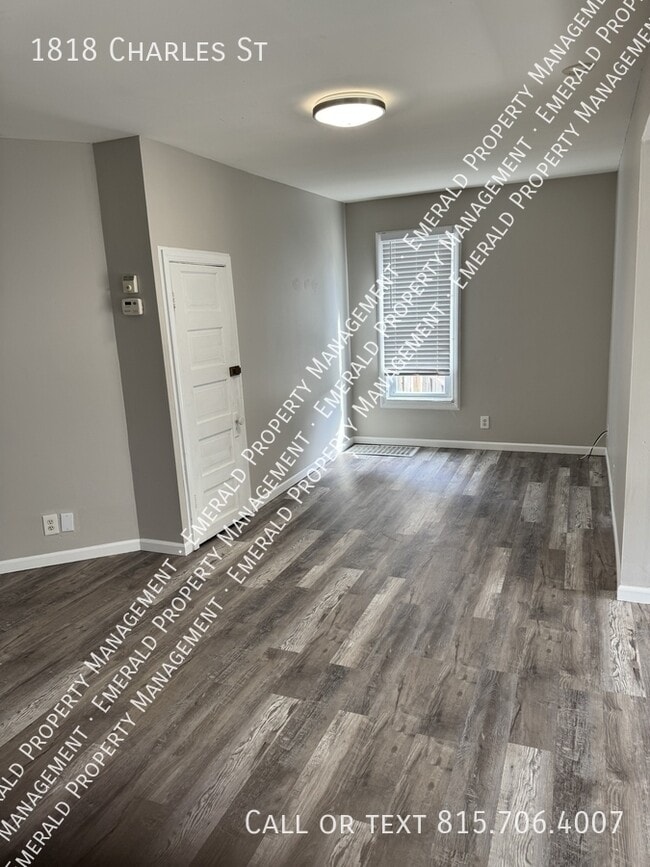 Building Photo - 1818 Charles St