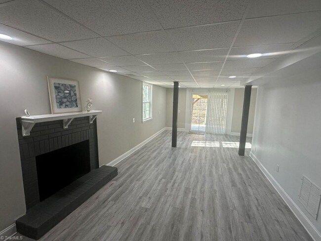 Building Photo - 1165 Lazyboy Ln