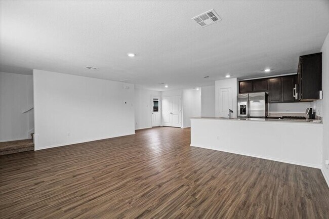 Building Photo - 232 Mica Trl