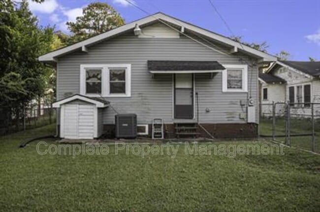 Building Photo - 728 41st St