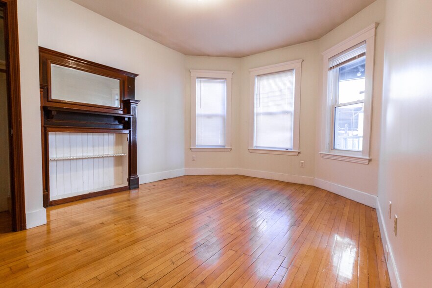 Primary Photo - 59 Linden St