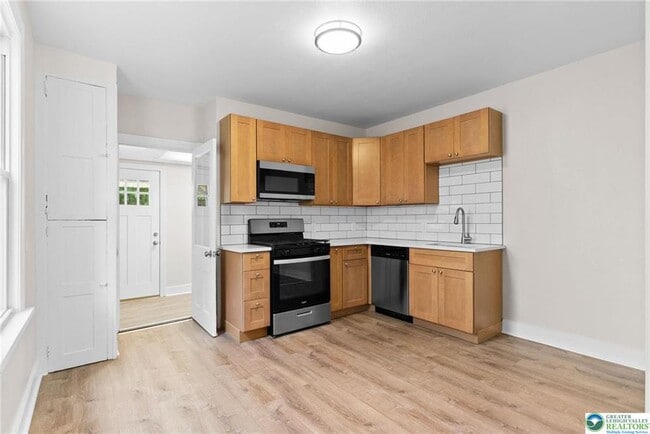 Building Photo - 821 Jackson St