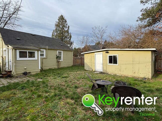 Building Photo - Cozy 2Bath/1Bath Tacoma House