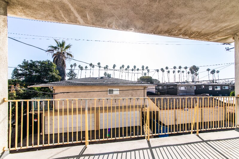 Building Photo - 410 W Regent St