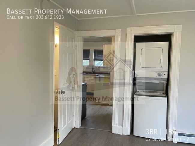 Building Photo - 12 Silver St