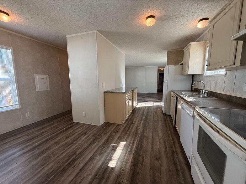 Building Photo - 11924 Springbrook Ct