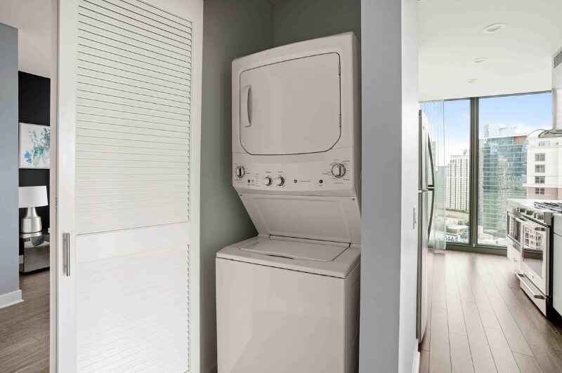 Building Photo - 1035 S State St