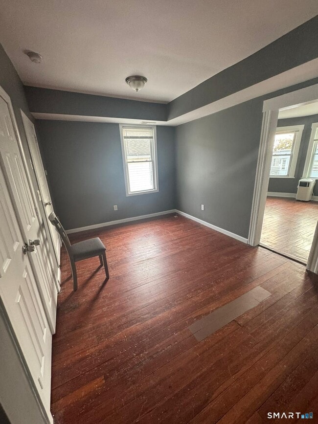 Building Photo - 182 Hewitt St