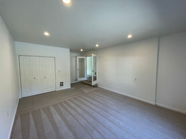 Building Photo - 2415 Forest Park Ln