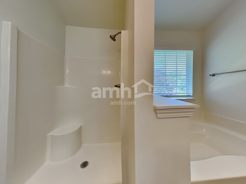 Building Photo - 4702 Ridgefall Rd