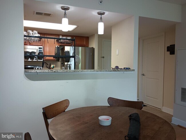 Building Photo - 11800 Sunset Hills Rd