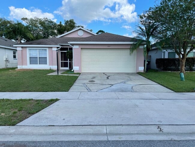 Building Photo - 464 Short Pine Cir