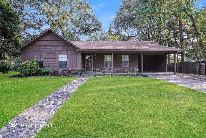 Primary Photo - 17 Greenbrier Dr