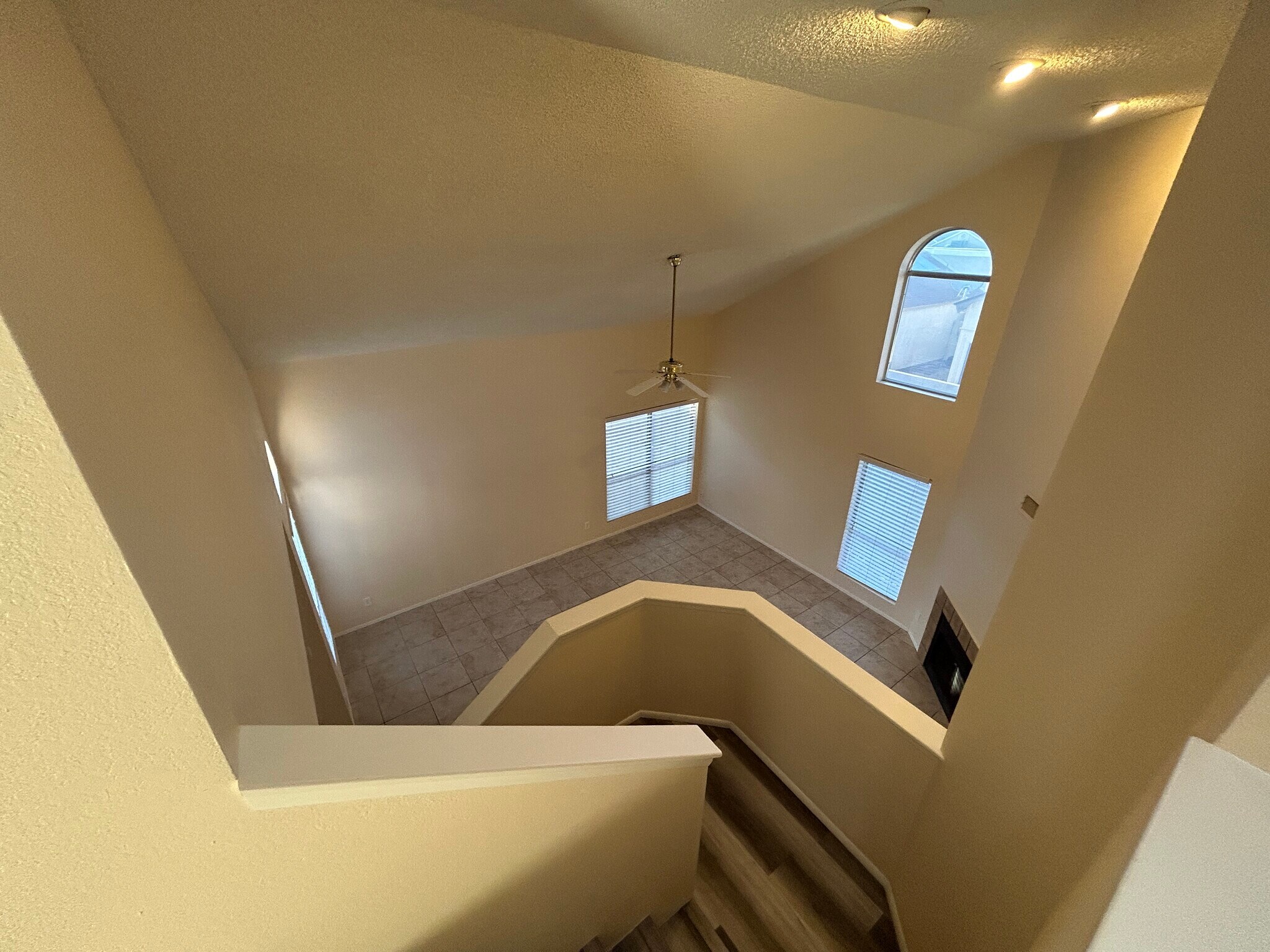 Building Photo - 505 E Kerry Ln