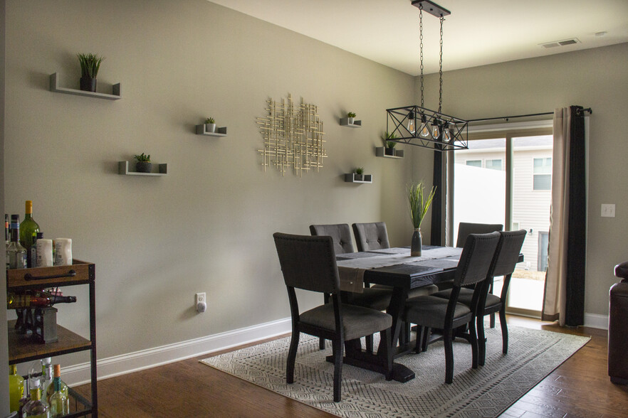 Dining Room - 1008 Latitude Dr