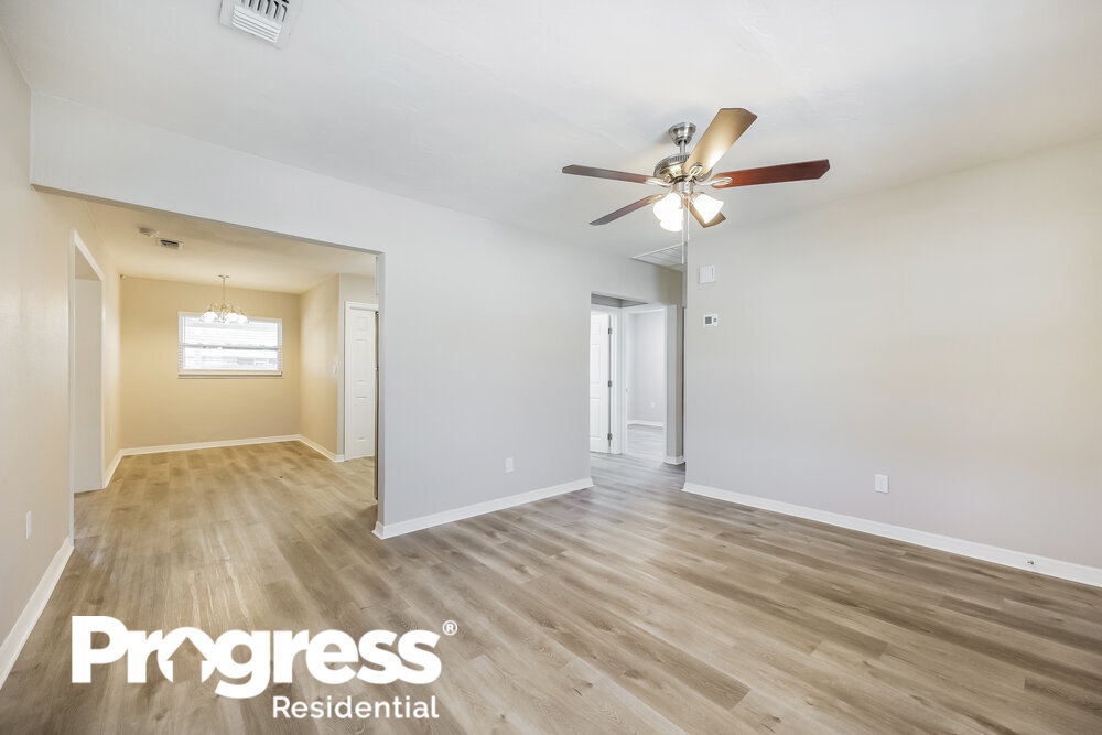 Building Photo - 5 Victoria Dr