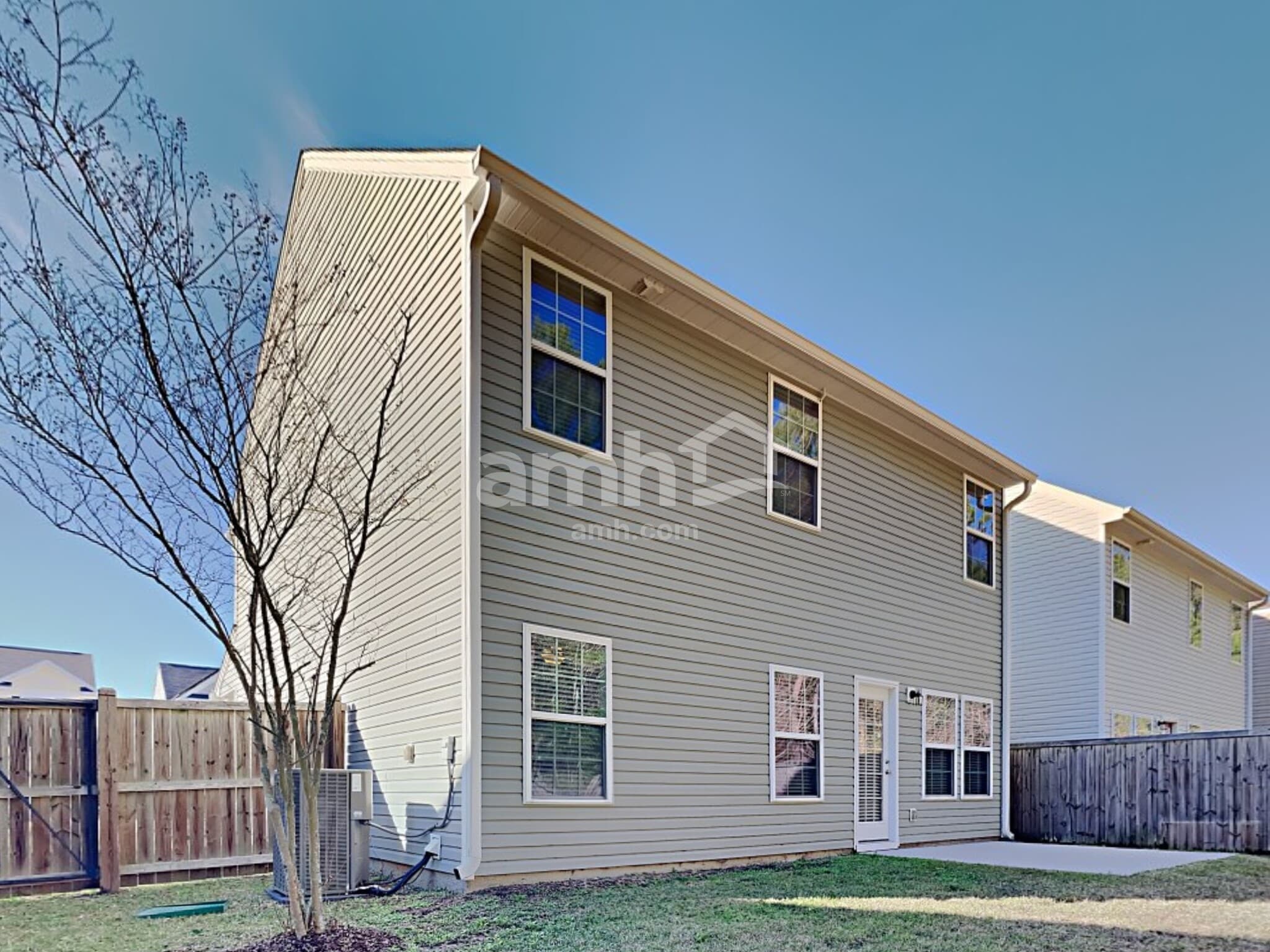 Building Photo - 140 Longford Dr